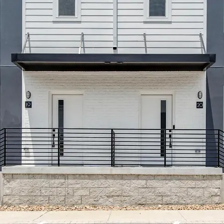 Classy, Cozy, Close To Downtown